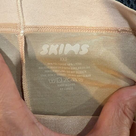 SKIMS Bronze Barely There Shape Wear Shorts Sz XXS NWOT - Picture 5 of 11